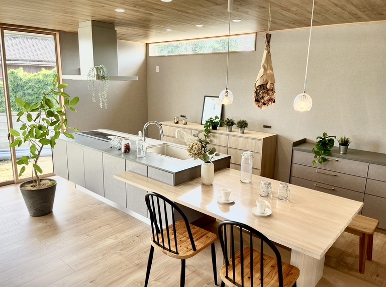 Gray　×　Wood | デザイン住宅の株式会社ぶすじま建設